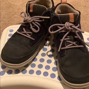 Clarks Cloud Air toddler👦🏻zip-up boots size10.5W